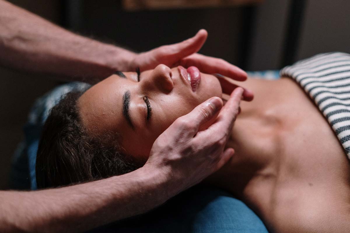 Facial & Back Therapeutic Massage Treatment